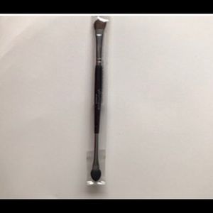 Angled shadow/sponge brush